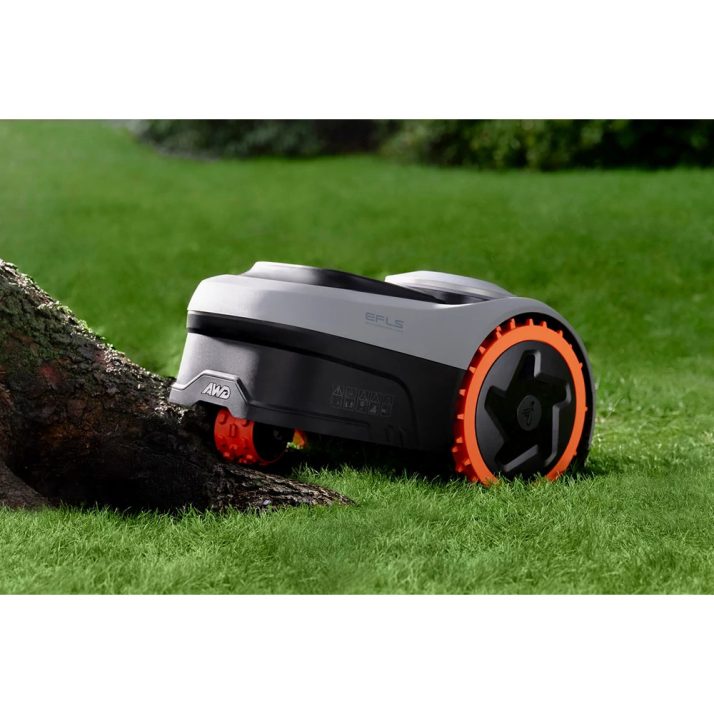 Segway Navimow I210e AWD - robotfűnyíró 45%-os lejtőn is stabil fűnyírás